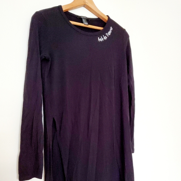 Forever 21 black long-sleeve tunic split t-shirt - Picture 7 of 9